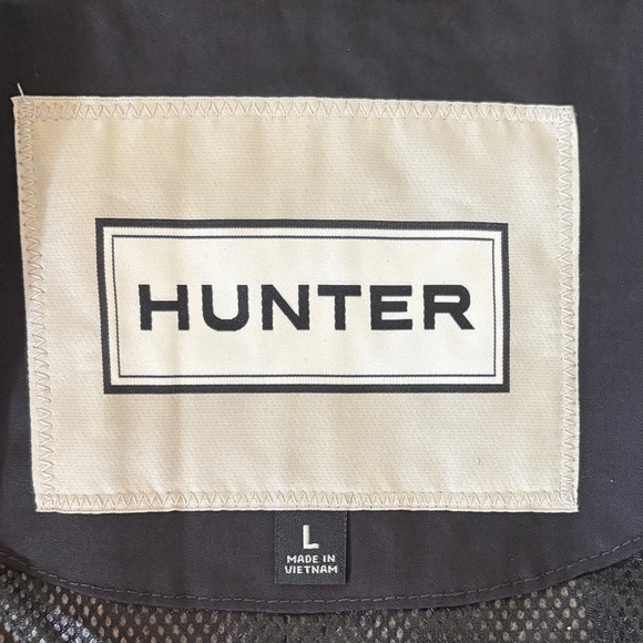 NWT Hunter Black Hooded Rain Coat - Picture 11 of 16